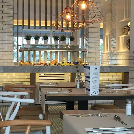 酒店 Bluesea Village 4*