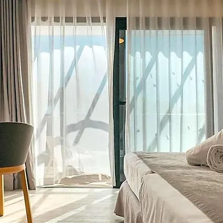 فندق Bluesea Village 4*